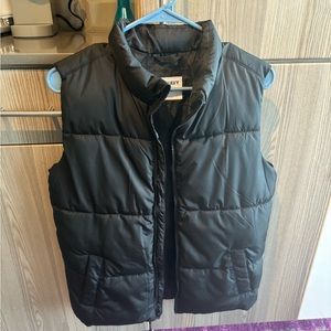 Old navy black puffer vest
